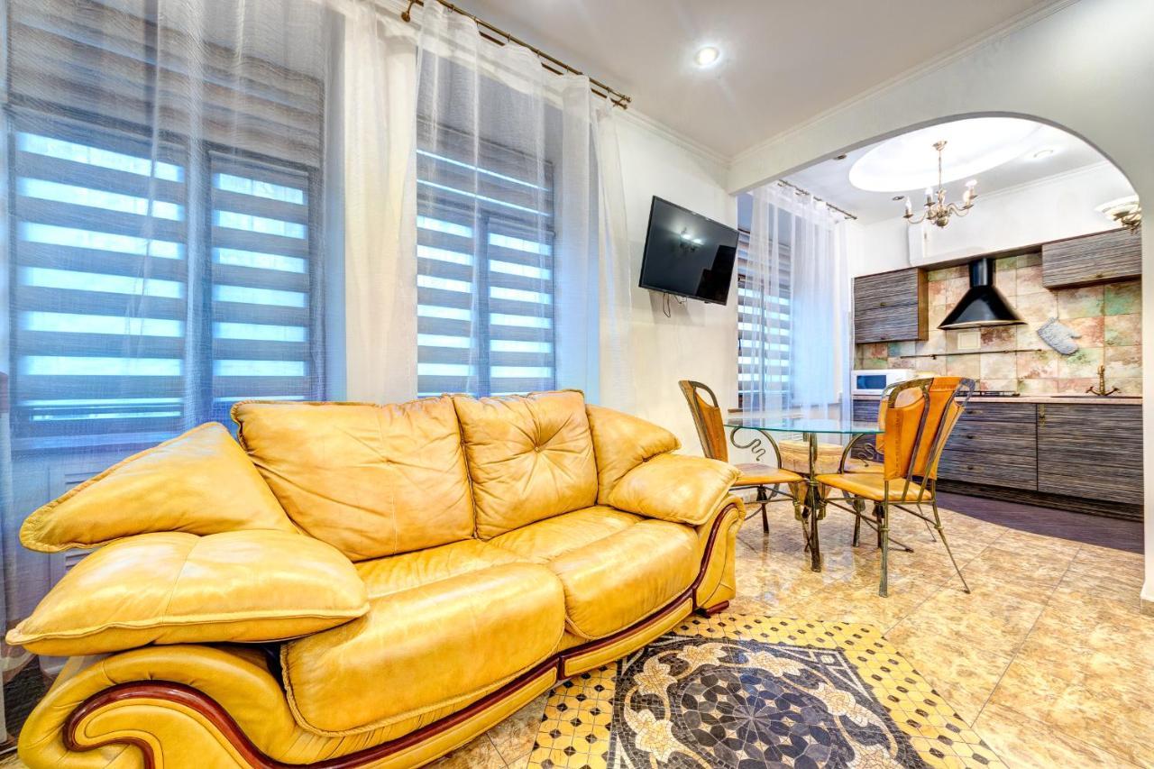 קייב Світло! Vip Apartment In The Druzhby Narodiv Metro Station מראה חיצוני תמונה