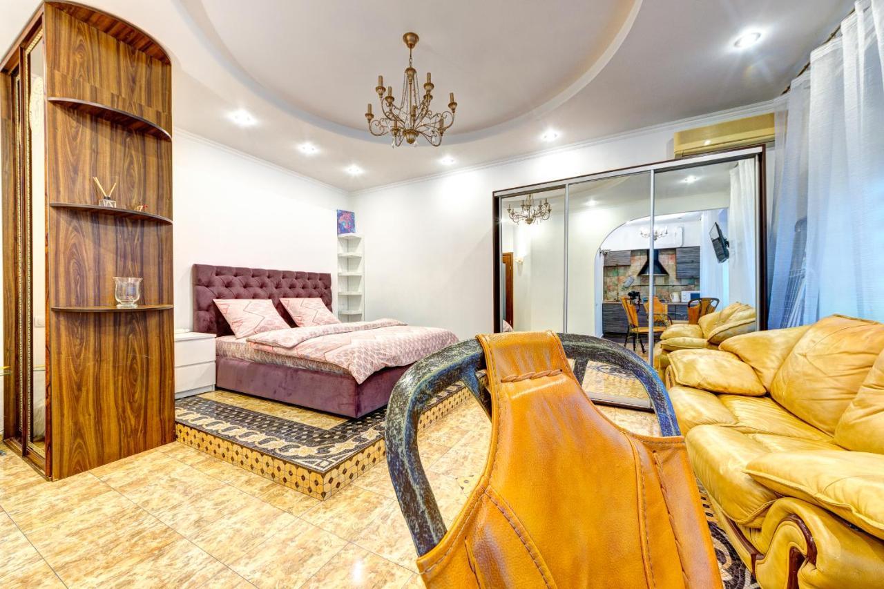 קייב Світло! Vip Apartment In The Druzhby Narodiv Metro Station מראה חיצוני תמונה